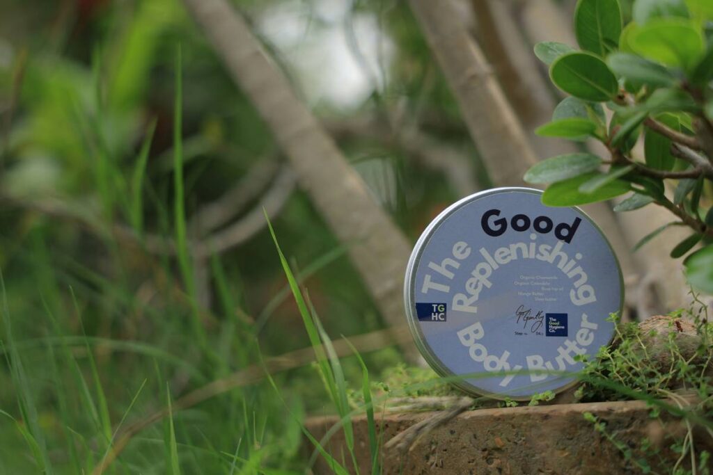 This image says it all: the smooth, dewy finish a good body moisturizer can give to your skin. One application adds a layer of soft radiance to help your skin both look and feel fresh, nourished, and naturally healthy. Learn more: https://thegoodhygiene.com/products/the-good-replenishing-body-moisturizer-for-sensitive-skin